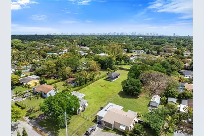 14031 NW 5th Ave, Miami, FL 33168 - Photo 12