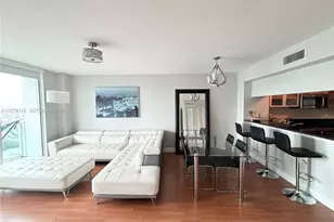 31 SE 5th St, Miami, FL 33131 - Photo 6