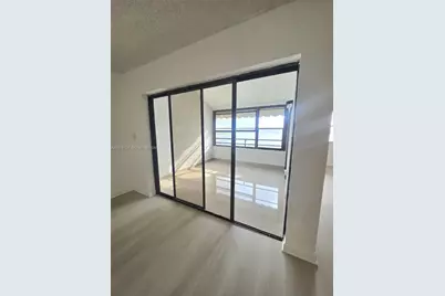 20105 NE 3rd Ct #6, Miami, FL 33179 - Photo 6