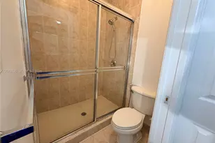 14377 SW 11th St, Pembroke Pines, FL 33027 - Photo 10