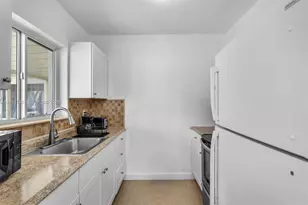 1021 NW 23rd Ave, Miami, FL 33125 - Photo 8