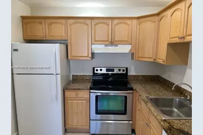 594 Saxony M #594, Delray Beach, FL 33446 - Photo 4
