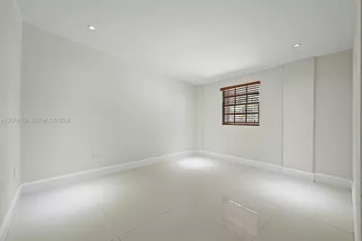 292 E 55th St, Hialeah, FL 33013 - Photo 12