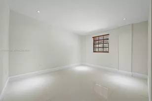 292 E 55th St, Hialeah, FL 33013 - Photo 12