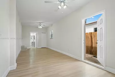 292 E 55th St, Hialeah, FL 33013 - Photo 22