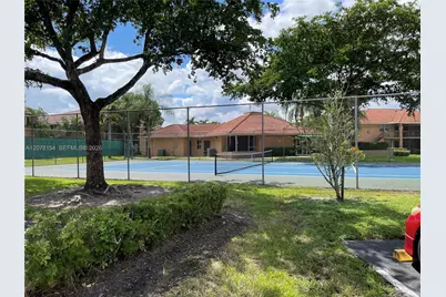 700 NW 103rd Ter #101, Pembroke Pines, FL 33026 - Photo 14