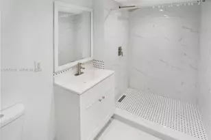 2941 NE 185th St, Miami, FL 33180 - Photo 10