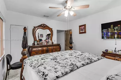 4727 NE 1st Ct, Miami, FL 33137 - Photo 10