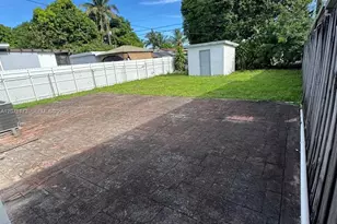 550 E 29th St, Hialeah, FL 33013 - Photo 2