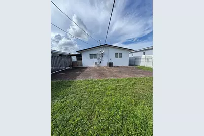 550 E 29th St, Hialeah, FL 33013 - Photo 1