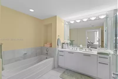1060 Brickell Ave #2601, Miami, FL 33131 - Photo 20