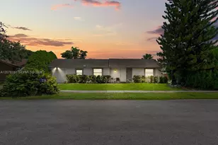 939 S Bluebird Ln, Homestead, FL 33035 - Photo 1