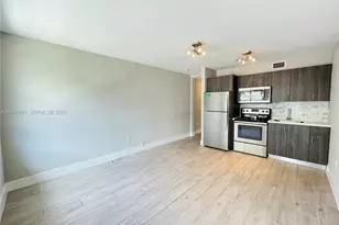 1100 10th St, Miami Beach, FL 33139 - Photo 2