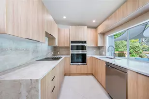 1003 NE 118th St, Biscayne Park, FL 33161 - Photo 10