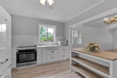 50 NW 26th Ave #2/1, Miami, FL 33125 - Photo 8