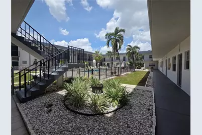 415 NE 2nd St #105, Hallandale Beach, FL 33009 - Photo 4