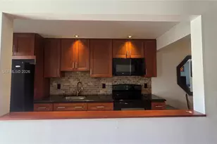 415 NE 2nd St, Hallandale Beach, FL 33009 - Photo 22