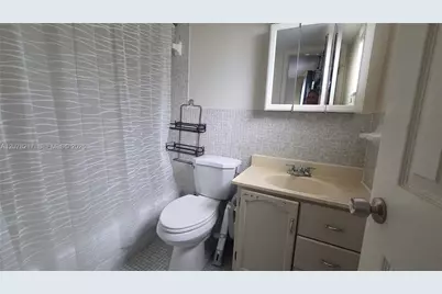 415 NE 2nd St #105, Hallandale Beach, FL 33009 - Photo 18
