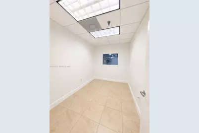 2250 NW 102nd Pl, Doral, FL 33172 - Photo 10