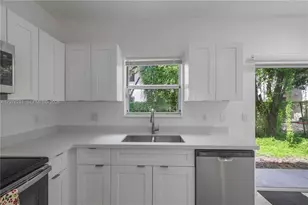 2992 SE 15th Ave, Homestead, FL 33035 - Photo 4