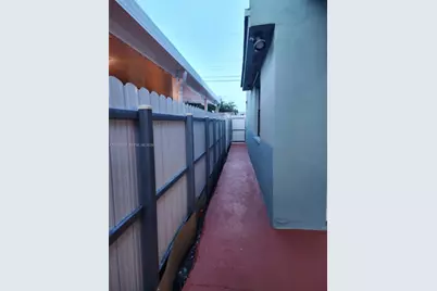 120 NW 18th Ave, Miami, FL 33125 - Photo 18