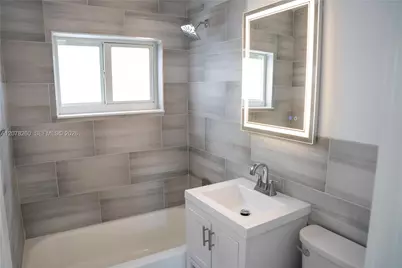 1640 NE 172nd St, North Miami Beach, FL 33162 - Photo 20
