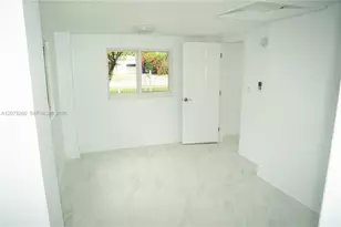 1640 NE 172nd St, North Miami Beach, FL 33162 - Photo 10