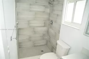 1640 NE 172nd St, North Miami Beach, FL 33162 - Photo 12