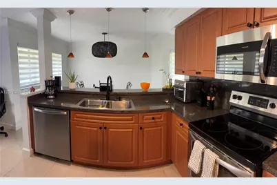 6305 Gage Pl #309A, Miami Lakes, FL 33014 - Photo 8