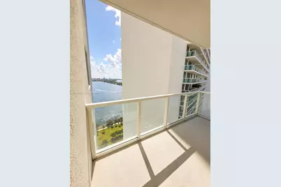 1900 N Bayshore Dr #3005, Miami, FL 33132 - Photo 6