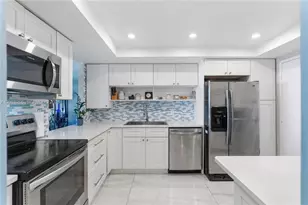 1351 NE Miami Gardens Dr, Miami, FL 33179 - Photo 2