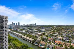 1000 W Island Blvd, Aventura, FL 33160 - Photo 30