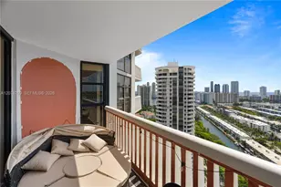 1000 W Island Blvd, Aventura, FL 33160 - Photo 34