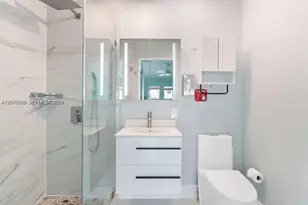 22 NE 44th St, Miami, FL 33137 - Photo 36