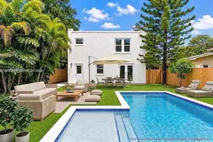 22 NE 44th St, Miami, FL 33137 - Photo 2