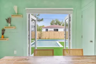 22 NE 44th St, Miami, FL 33137 - Photo 16