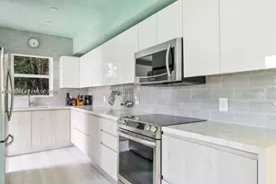 22 NE 44th St, Miami, FL 33137 - Photo 24