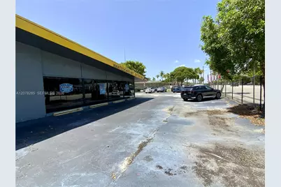 15551 W Dixie Hwy, North Miami Beach, FL 33162 - Photo 8