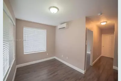 1752 NW 1st St #1, Miami, FL 33125 - Photo 2