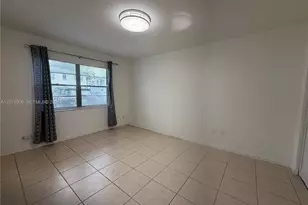 18226 S Mediterranean Blvd, Hialeah, FL 33015 - Photo 10