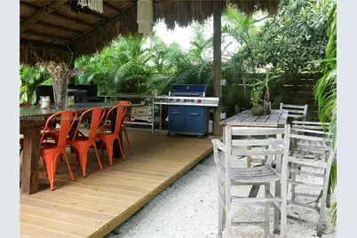 12015 NE 10 Av, Biscayne Park, FL 33161 - Photo 32