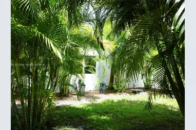 12015 NE 10 Ave, Biscayne Park, FL 33161 - Photo 32