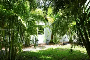 12015 NE 10th Ave, Biscayne Park, FL 33161 - Photo 32