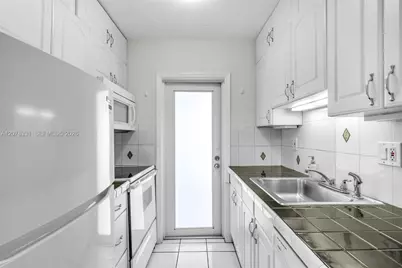 255 Sunrise Dr #309, Key Biscayne, FL 33149 - Photo 6