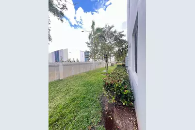 10229 NW 64th Ter #101, Doral, FL 33178 - Photo 24