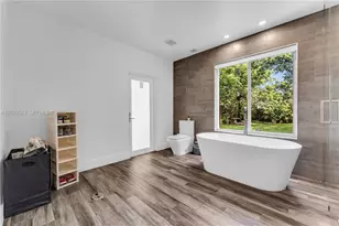 125 NW 88th St, El Portal, FL 33150 - Photo 26