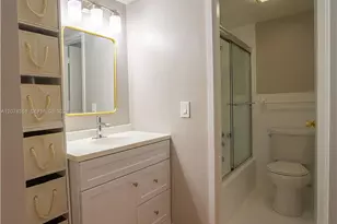 3660 NE 166th St, North Miami Beach, FL 33160 - Photo 24