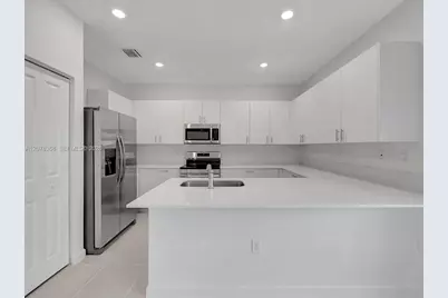2574 SE 29th St #2574, Homestead, FL 33035 - Photo 10