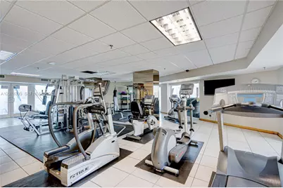 2401 Collins Ave #1711, Miami Beach, FL 33140 - Photo 22