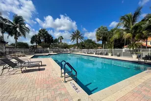 700 Sorrento Dr, Weston, FL 33326 - Photo 32